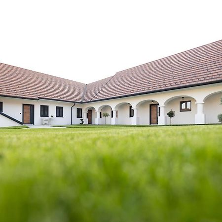 Die Arkade Apartment Poppendorf im Burgenland Luaran gambar